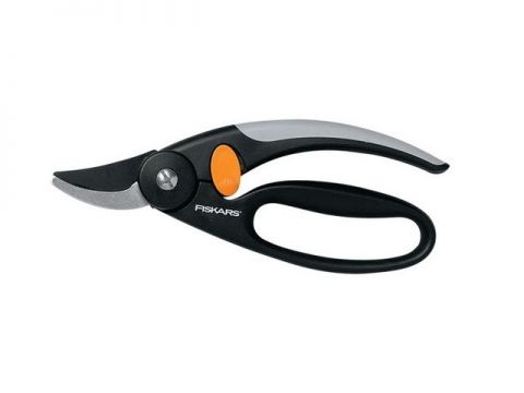 Секатор плоскостной FISKARS Fingerloop с петлёй для пальцев (111440) Секатор плоскостной FISKARS Fingerloop с петлёй для пальцев (111440)